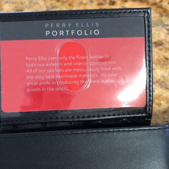 Perry Ellis genuine leather wallet - Picture 6 of 12